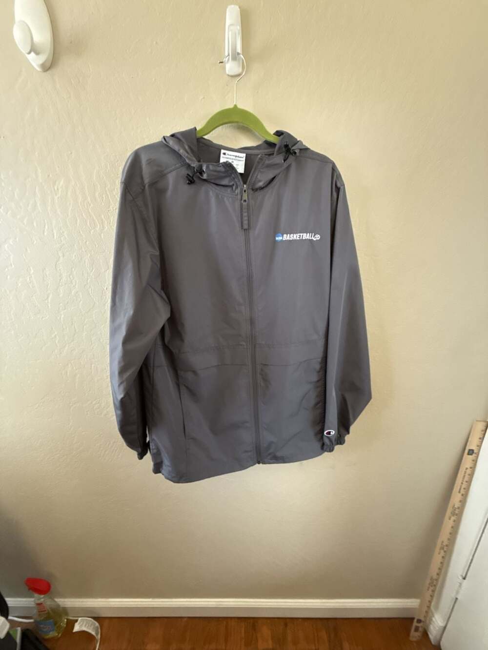 Champion NCAA Basketball Lightweight Full-Zip Hooded Windbreaker Jacket